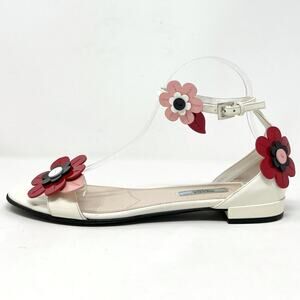 Prada 2017 Ivory Patent Leather Floral Appliqué Flat Sandals Size 39